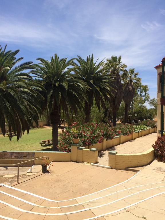 The Priory Hotel Dongara Extérieur photo
