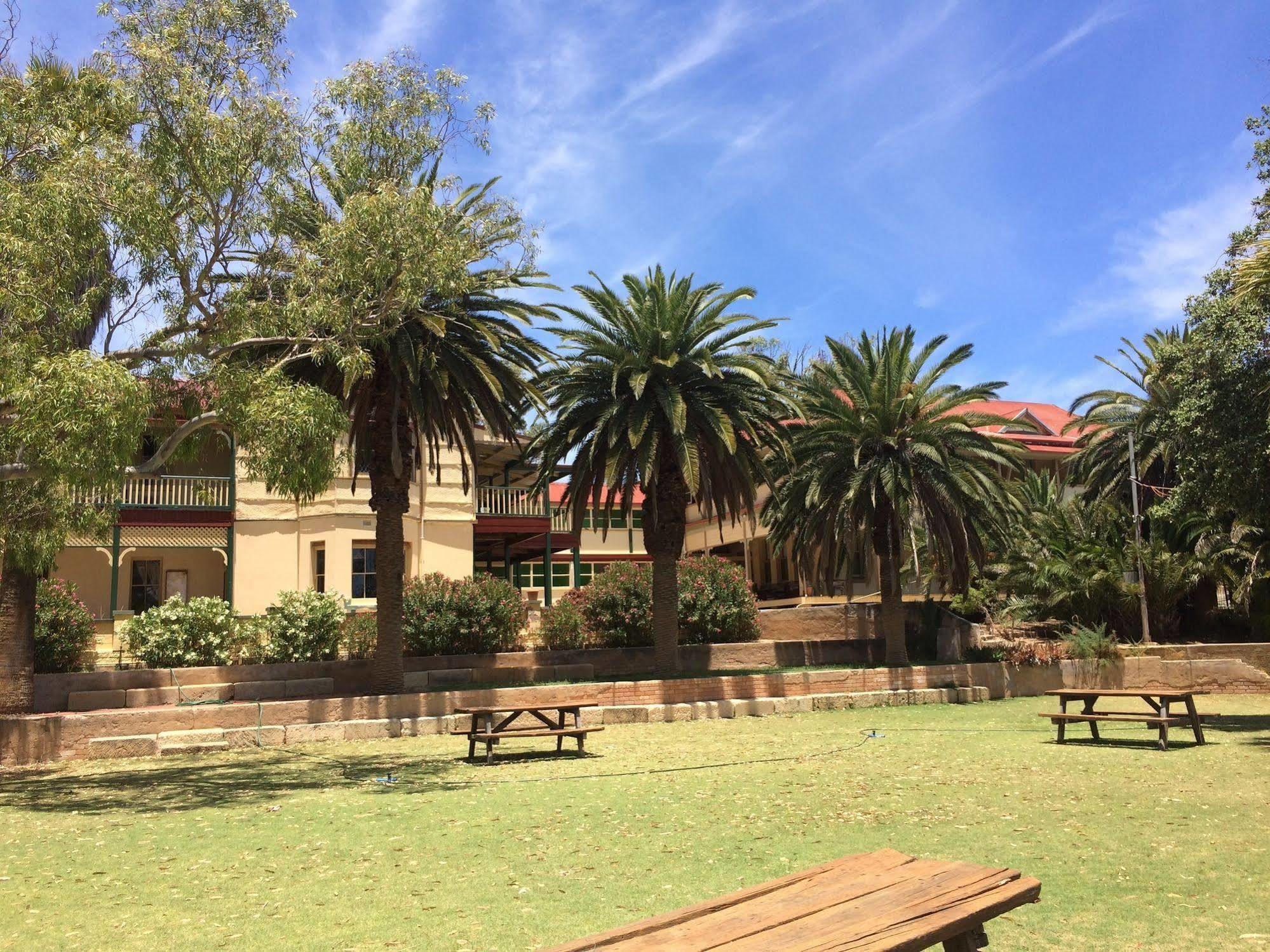 The Priory Hotel Dongara Extérieur photo