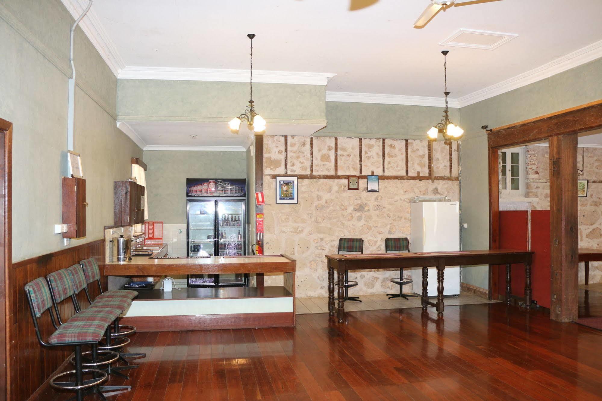 The Priory Hotel Dongara Extérieur photo